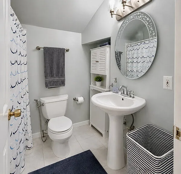 1909 Rollins Dr — Photo 32