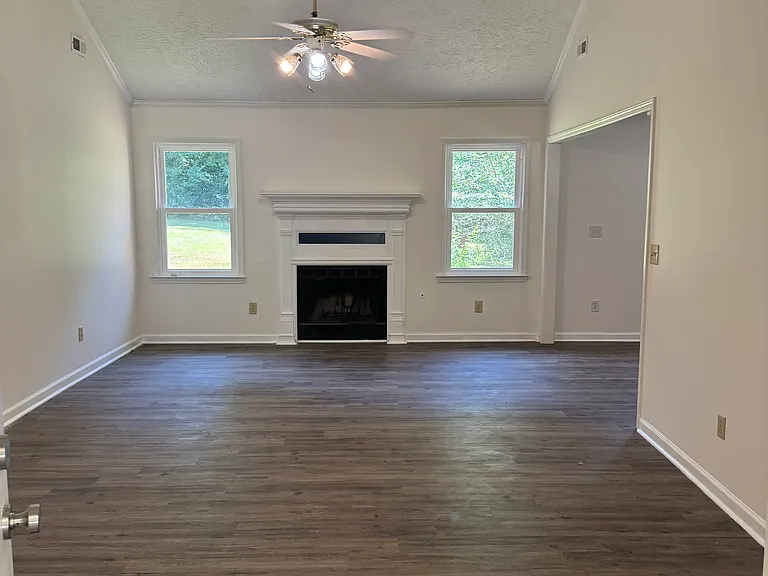 35 Christian Woods Ln — Photo 8