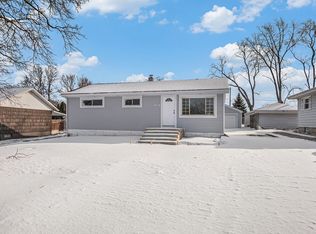 225 Sunrise Ave, Willowbrook, IL 60527