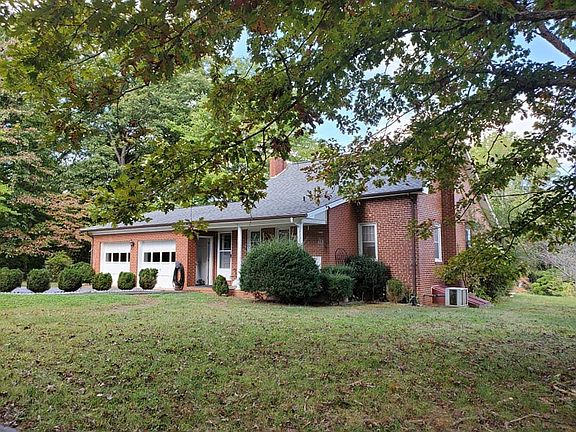 2nd image of 6861 Fairystone Park Hwy