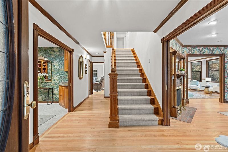 5th image of 19524 230TH Avenue NE