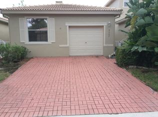 8662 Lineyard Cay SW, West Palm Beach, FL 33411