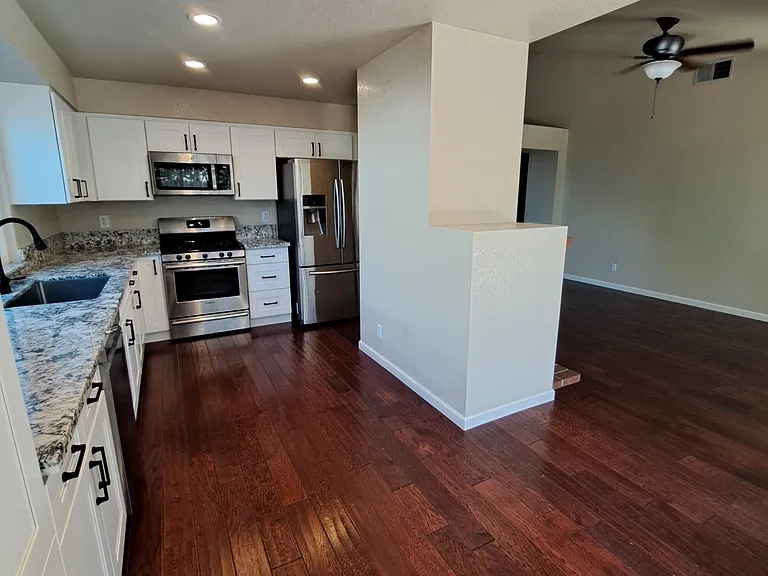 3438 Parker St — Photo 9