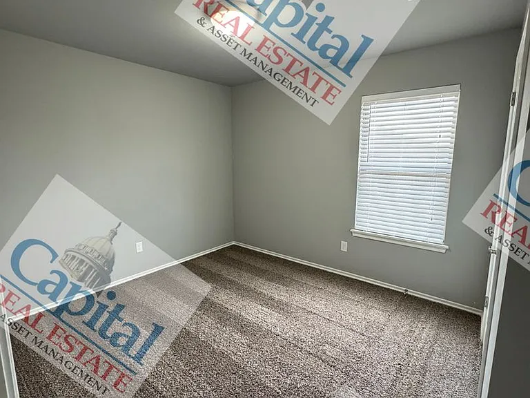18900 Vea Dr — Photo 19