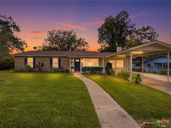 228 S Ponton St, Gonzales, TX 78629