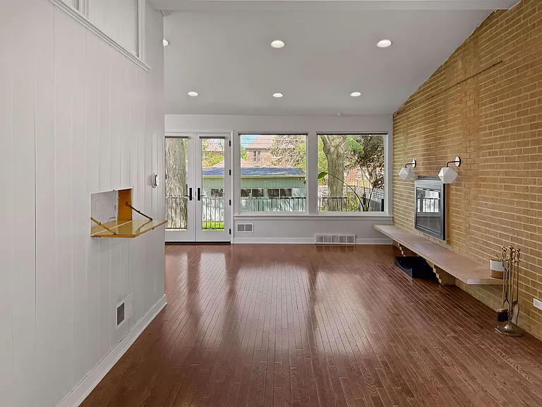 1131 N Oak Park Ave — Photo 4