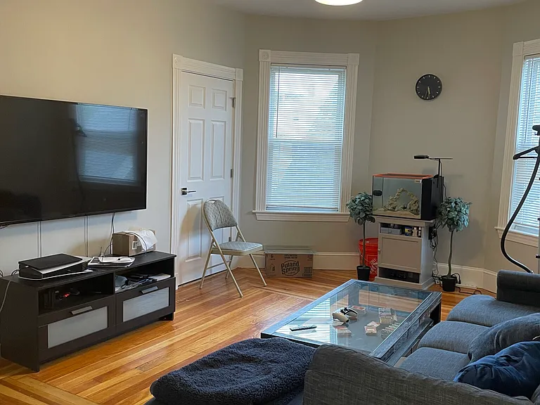 267 E Cottage St #2 — Photo 2