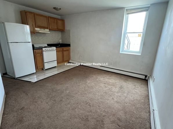 41 Main St APT 8