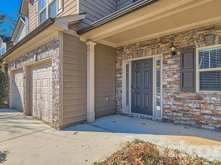 3919 Kingfisher Dr — Photo 3