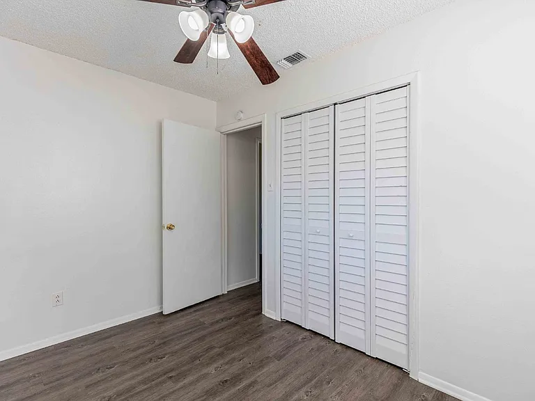 4910 Tennyson Dr — Photo 14