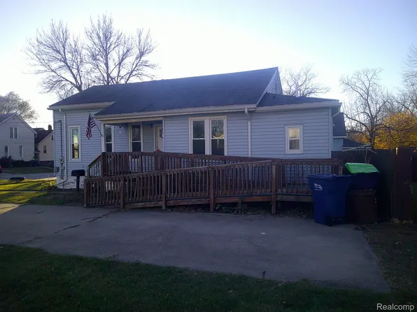 108 W Thomas St, Bay City, MI 48706