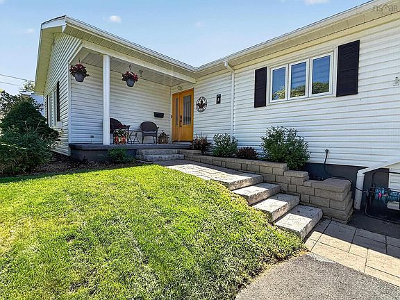 4th image of 8 Windemere Ct