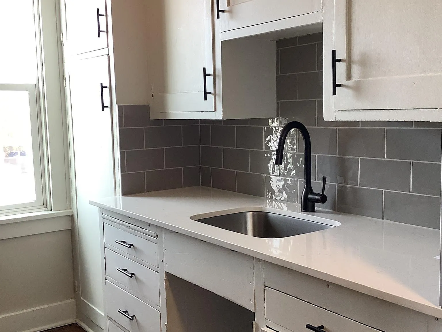 2 bed, 700 sqft, $895 — Photo 2