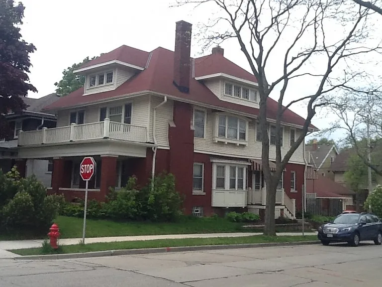 2975 N Downer Ave — Photo 12
