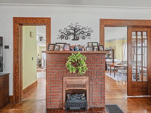 5th image of 1027 Rogers St