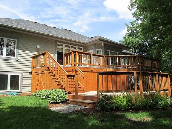 4th image of N74W22587 Twin Oaks Ct