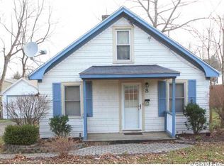 8 Suffolk St, Fairport, NY 14450