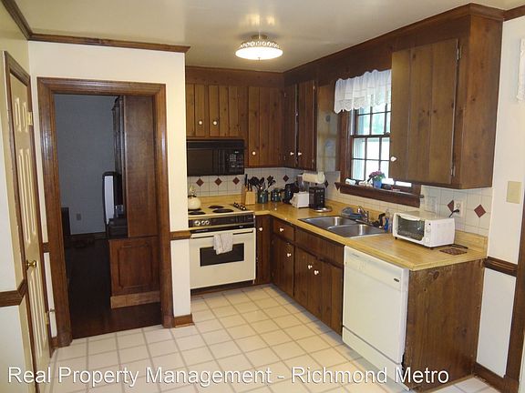 3rd image of 10232 Acworth Dr