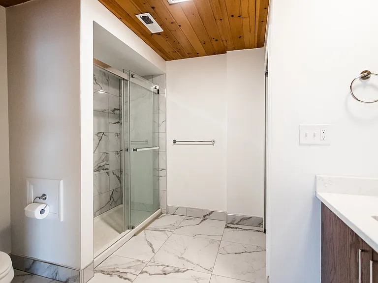 1363 E Fisher Fwy #7 — Photo 10