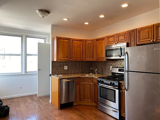 Rented by TheRealEstateCompany.com LLC | media 31