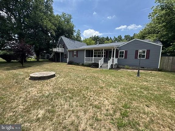 3rd image of 3548 Chateau Dr