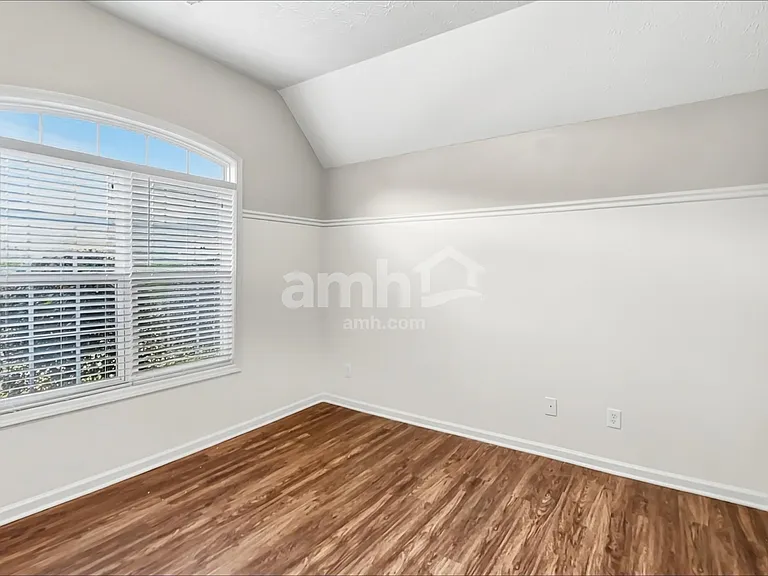 113 Village Dr — Photo 12