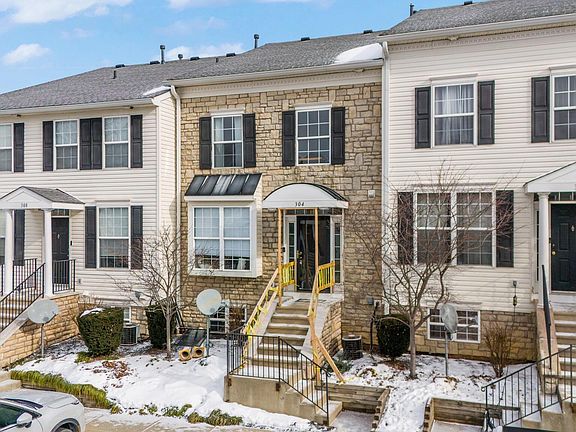 3rd image of 304 Oxford Oak Dr