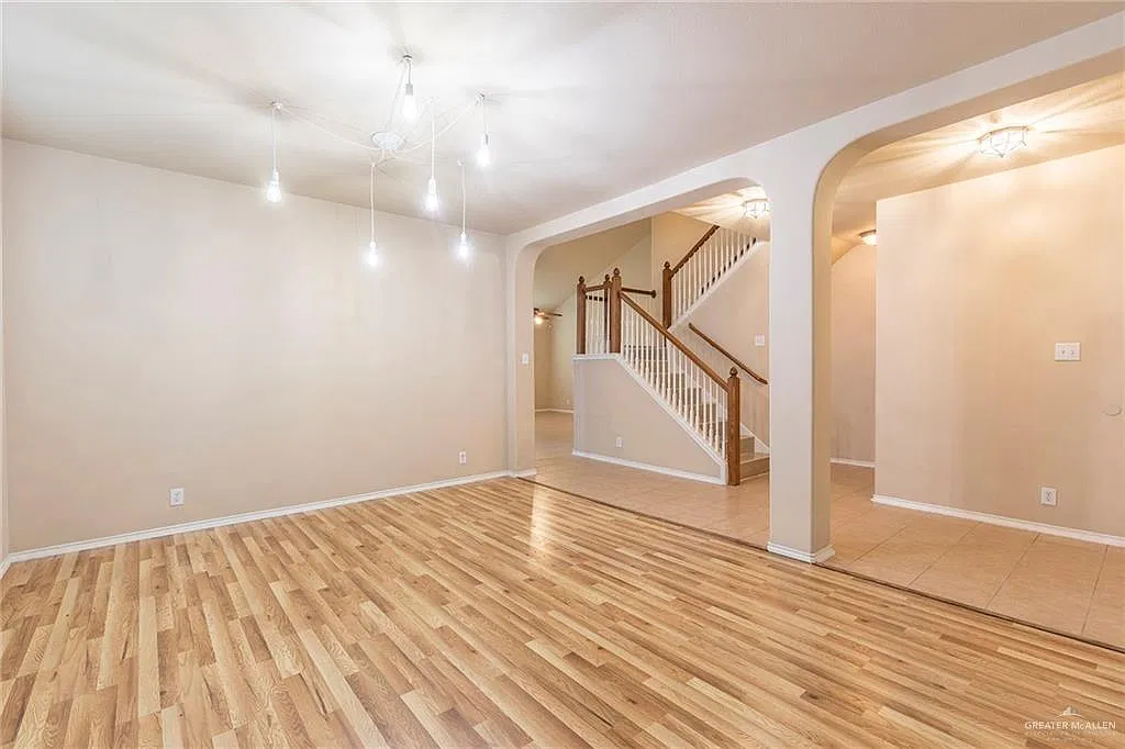 4 bed, 3.5 bath, 2649 sqft, $2,400 — Photo 3
