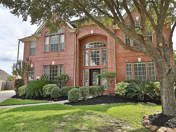 Windrose is zoned to the highly acclaimed Klein School District.