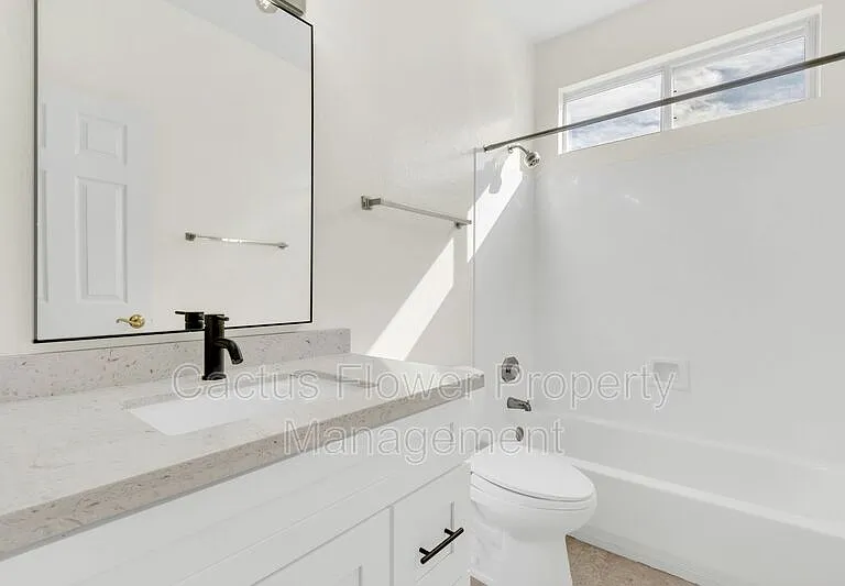 846 W Carob Dr — Photo 31