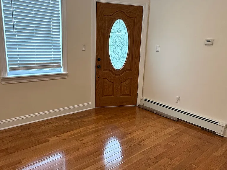 26 Florence Ave #1 — Photo 4