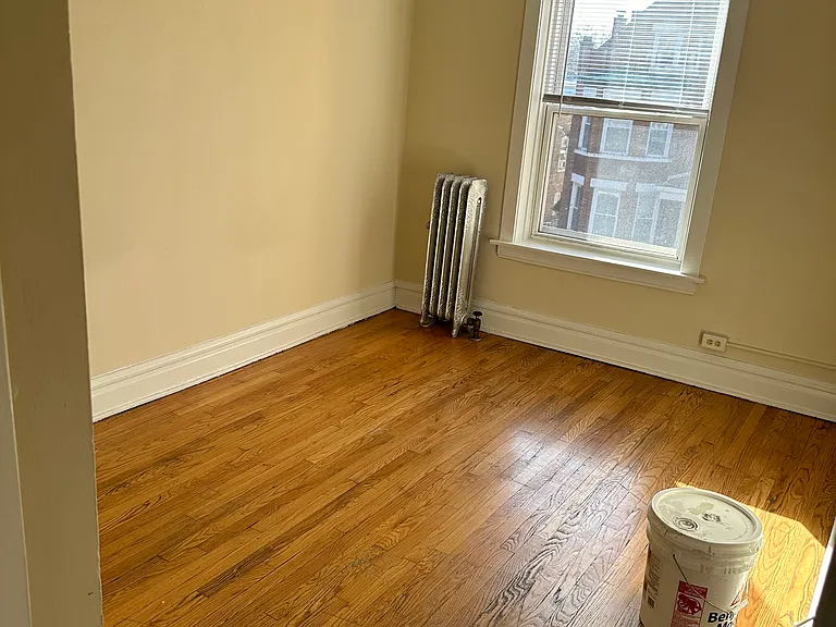 2215 S 58th Ave — Photo 6