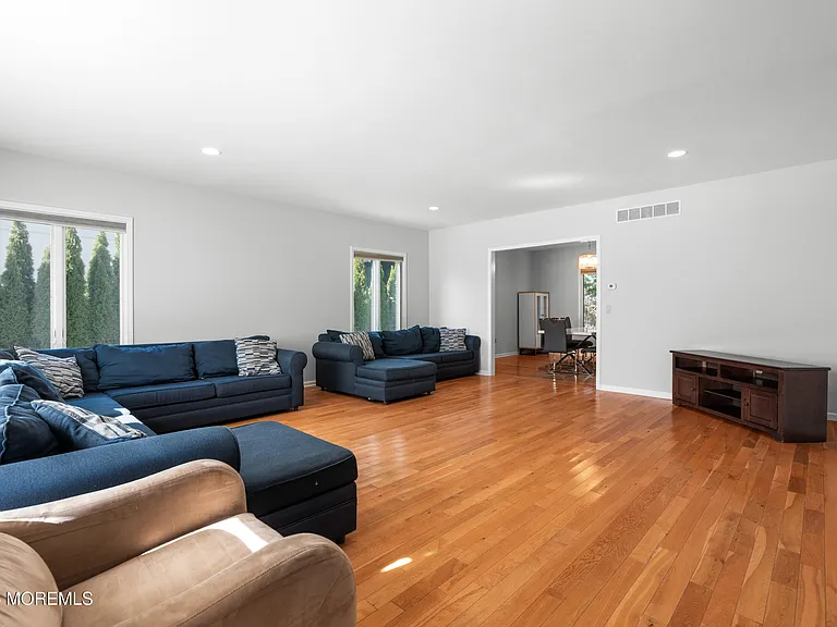 230 Norwood Ave — Photo 8