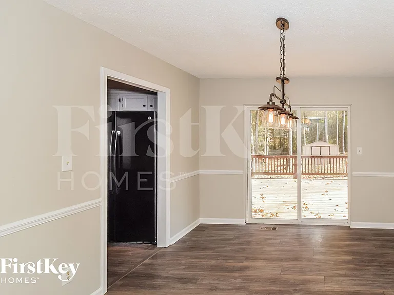 330 Navajo Pines Dr — Photo 4