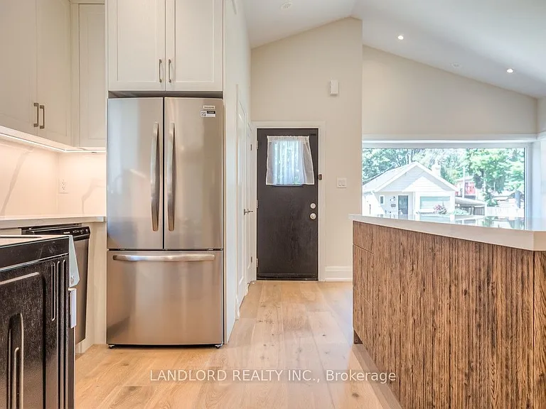 29 Hutton Ave — Photo 10