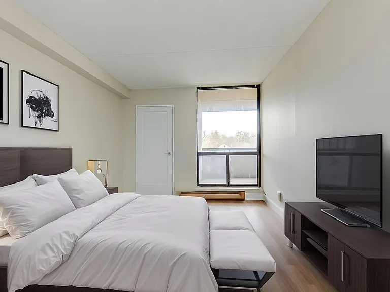 364 Waterloo Ave — Photo 6