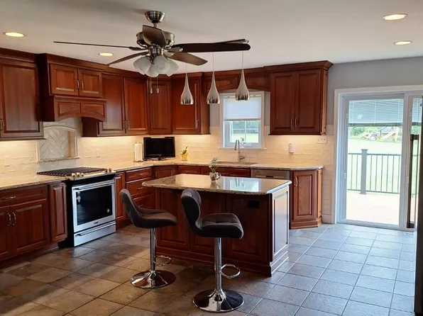 423 S Baumstown Rd, Birdsboro, PA 19508