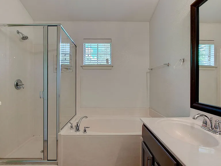 1310 Parmer Ln #303-3B — Photo 24