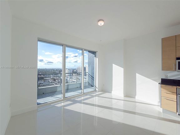 4th image of 60 SW 13th St APT 1605