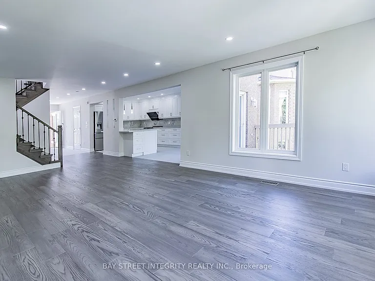 110 Holly Dr — Photo 8