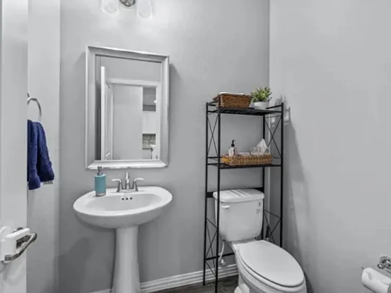 212 Darlington Trl — Photo 8