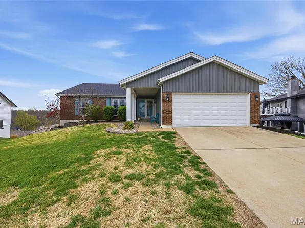 7207 Tall Oak Ct, Saint Louis, MO 63129