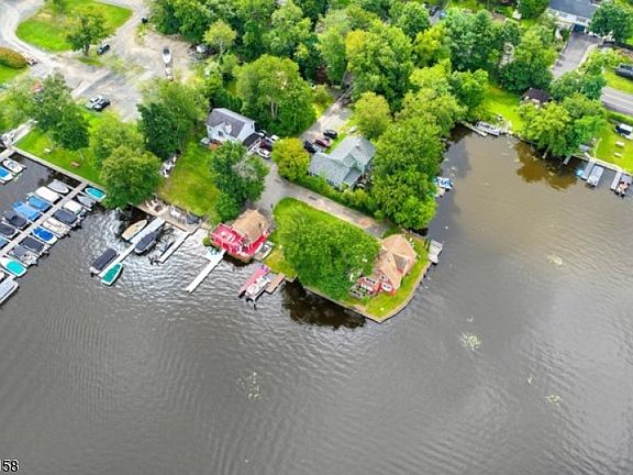 5th image of 8 Shallow Cove Rd