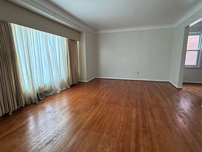 18270 Spring Ct S — Photo 22