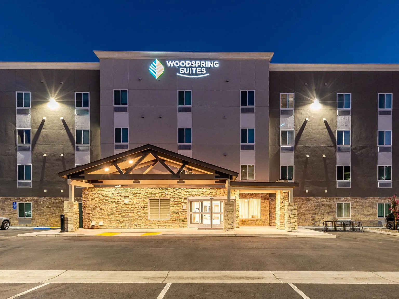 Woodspring Suites — Photo 2