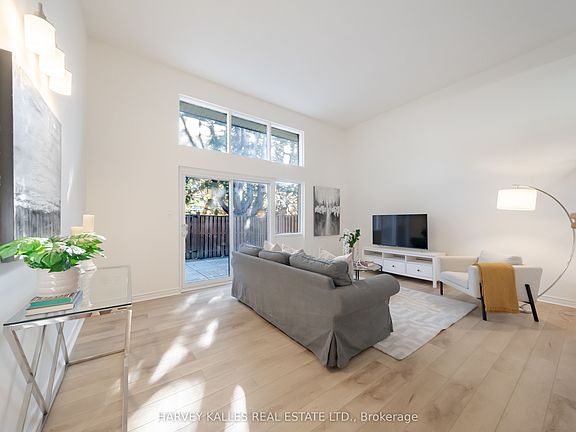 5th image of 102 Jenny Wren Way