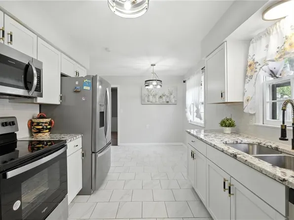 10538 Cleveland Ave, Kansas City, MO 64137