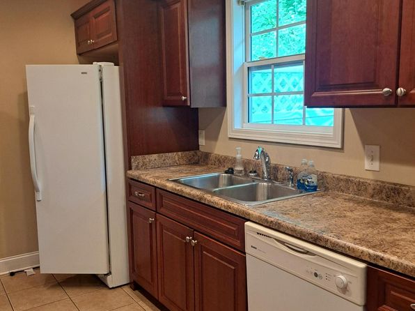 22 Hiddenbrook Ln