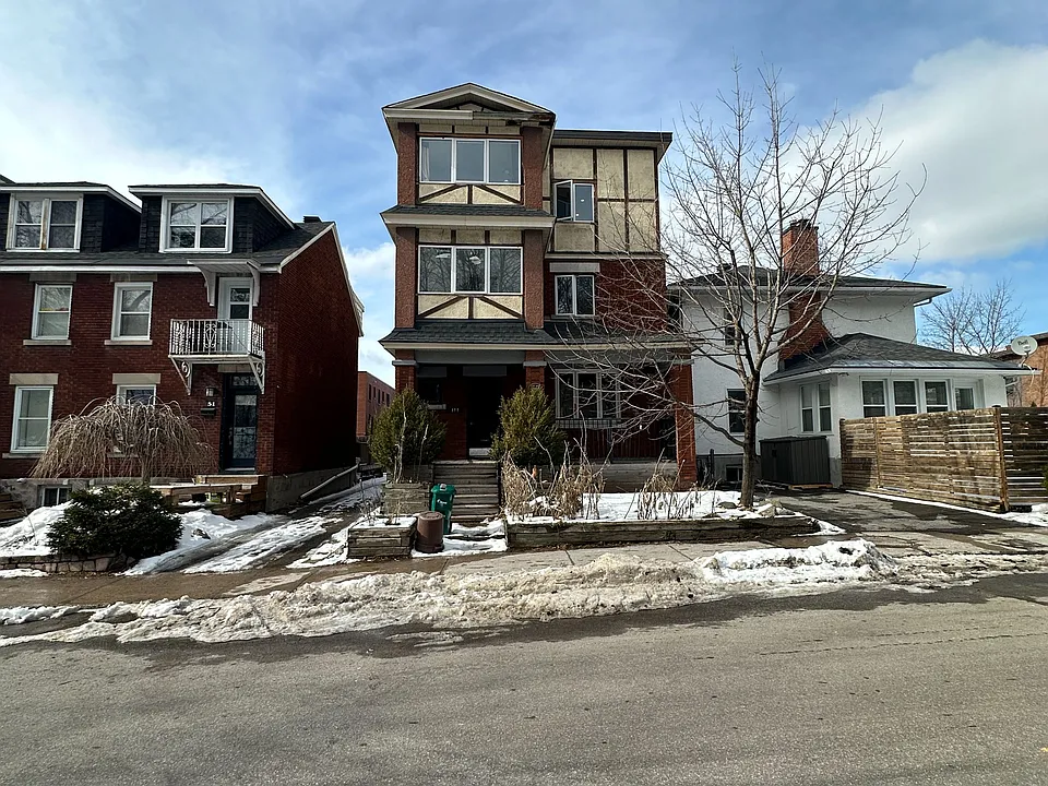 53 Heney St #1