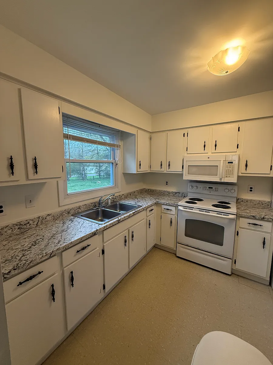 Building Photo - 4171 Bennetts Corners Rd #B